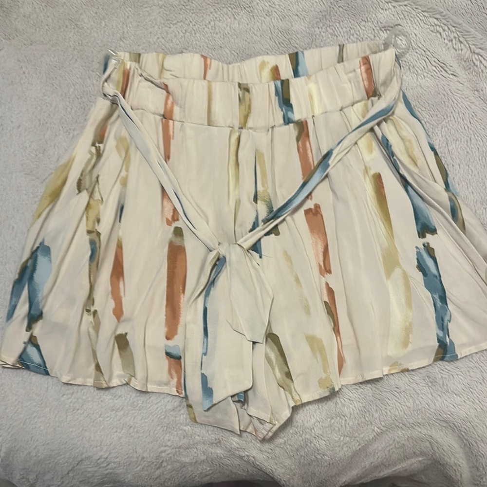 Belted and lined patterned shorts from boutique